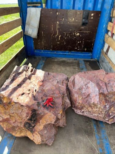 Ландшафтные глыбы красно-фиолетовые 200-1000 килограмм купить в Невьянске