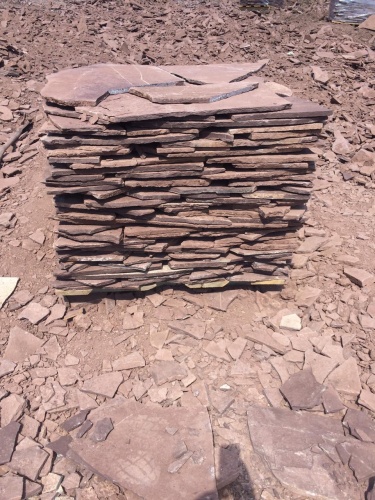 Плитняк лемезит бордовый для цоколя 1,5-2 см купить в Невьянске