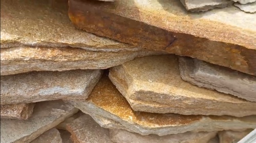 Плитняк златолит жёлтый золотистый для отмостки купить в Невьянске