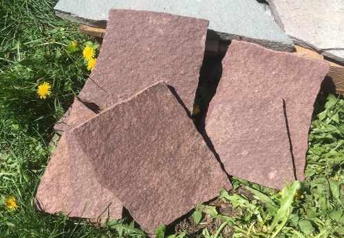 Плитняк лемезит бордовый для цоколя 1,5-2 см купить в Невьянске