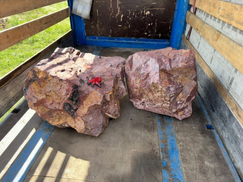 Ландшафтные глыбы красно-фиолетовые 200-1000 килограмм купить в Невьянске