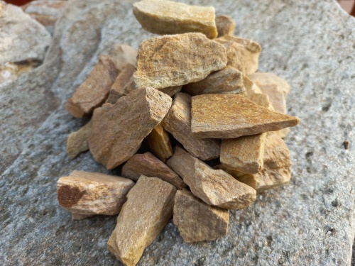 Златолит жёлтый декоративная каменная крошка купить в Невьянске