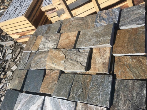 Плитка пилёная златолит Уральский для цоколя, отмостки купить в Невьянске