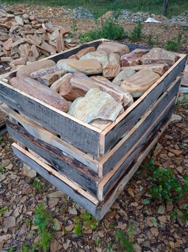 Златолит жёлтый, жёлто-зелёный глыбки и валуны для ланшафтного дизайна купить в Невьянске