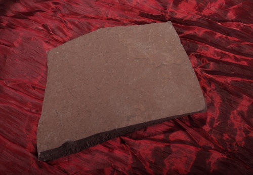 Плитняк лемезит бордовый для цоколя 1,5-2 см купить в Невьянске