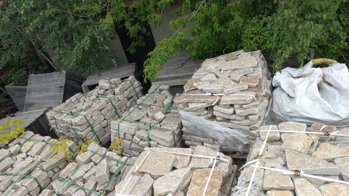 Гранитный плитняк галтованный для парковки купить в Невьянске