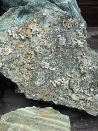 Ландшафтные глыбы зелёные 200-500 килограмм купить в Невьянске