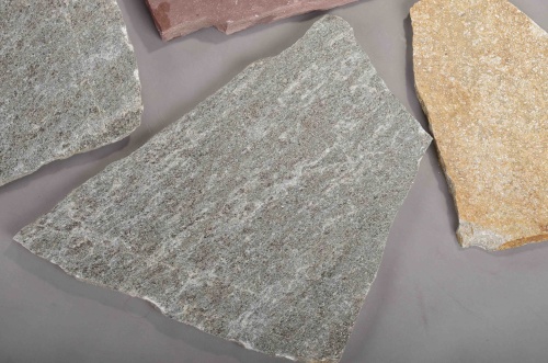 Плитняк златолит Уральский для цоколя, отмостки купить в Невьянске